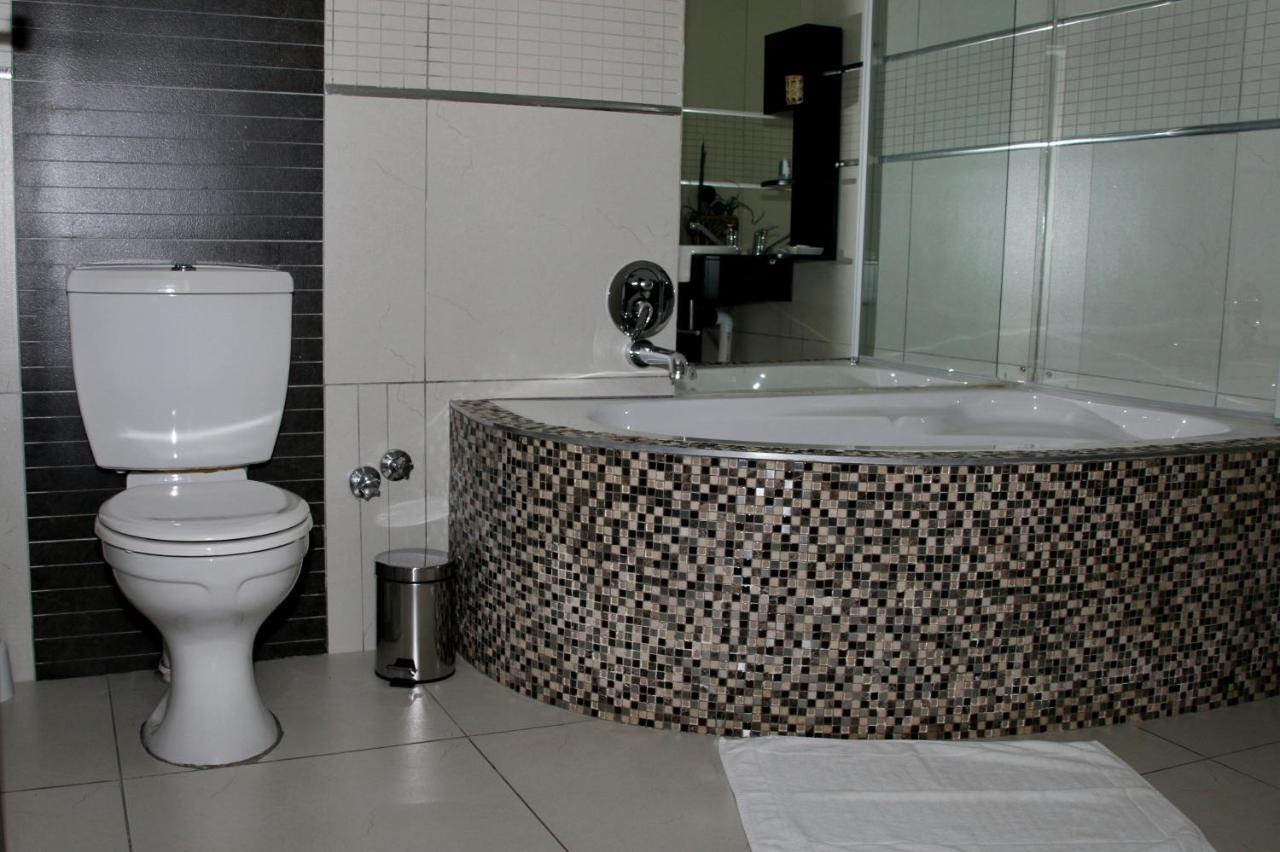 Aalwyns Guesthouse Vanderbijlpark Zimmer foto